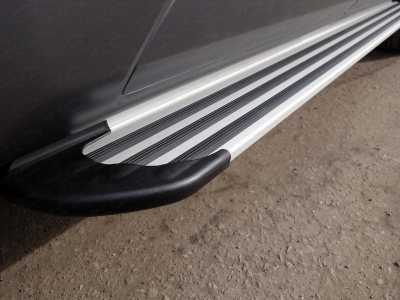 Пороги алюминиевые Slim Line Silver ТСС для Audi Q7 2015-2021